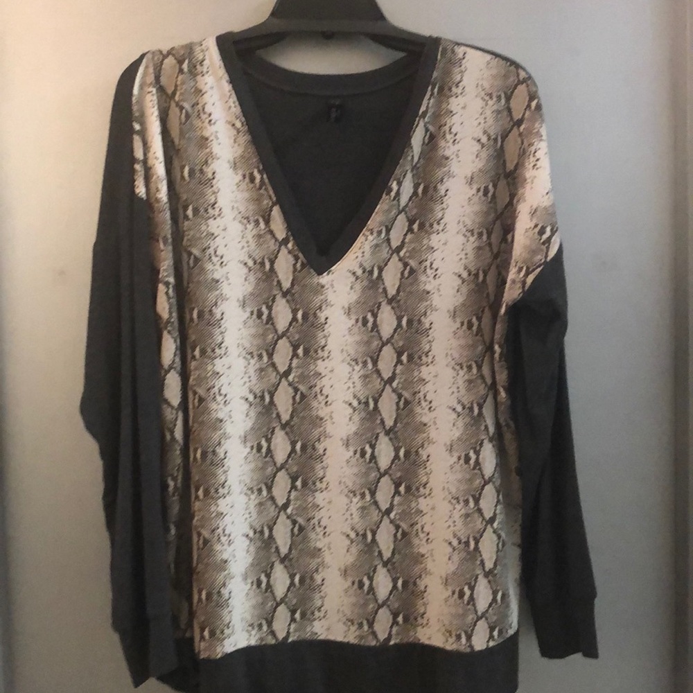 V neck oversized top
